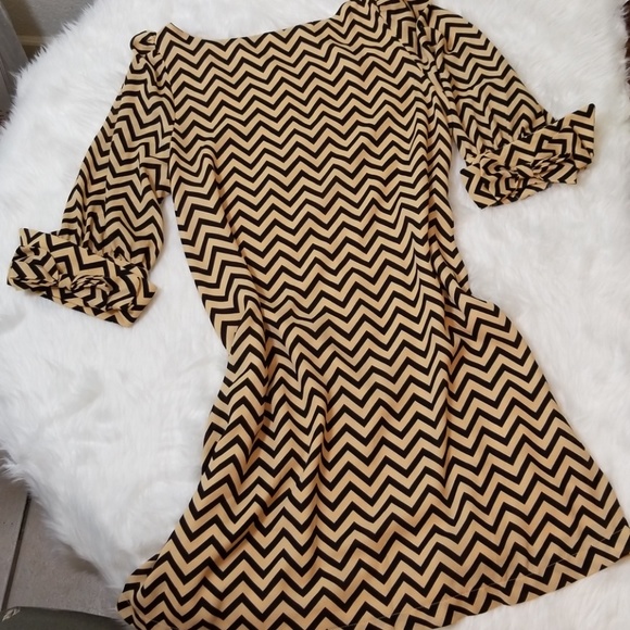Niko LA Dresses & Skirts - Nico LA Chevron Dress